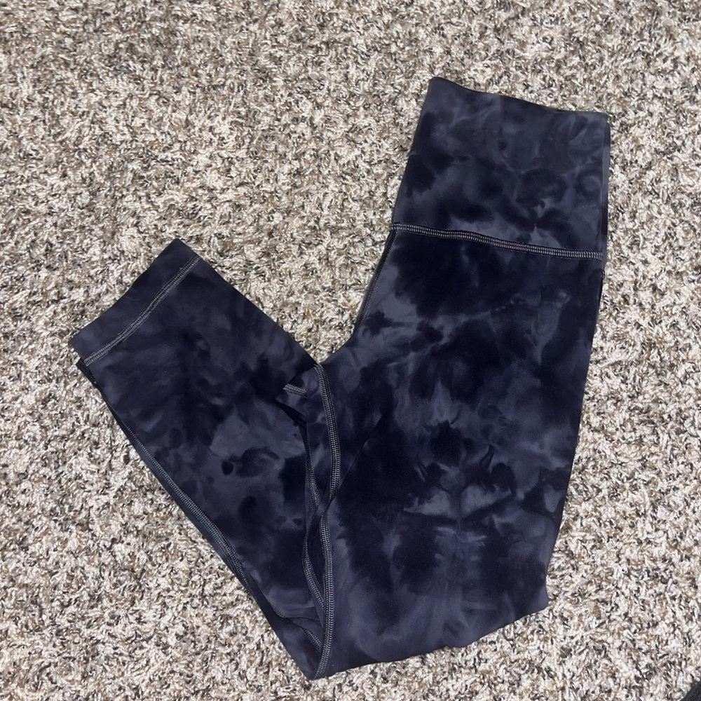 Lululemon aligns size 6, 22”